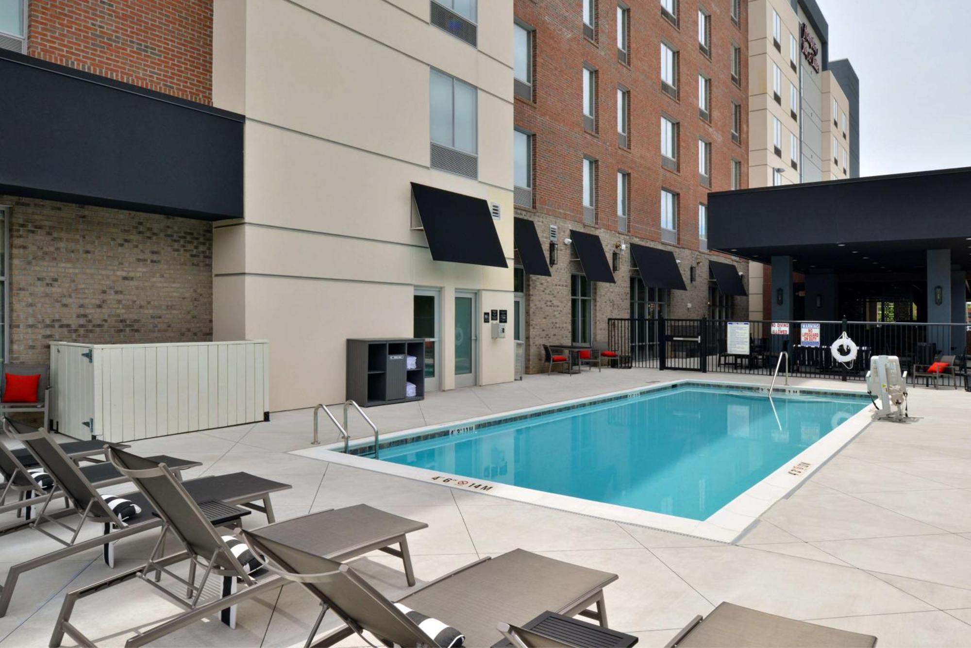 Hampton Inn & Suites Greensboro Downtown, Nc المظهر الخارجي الصورة