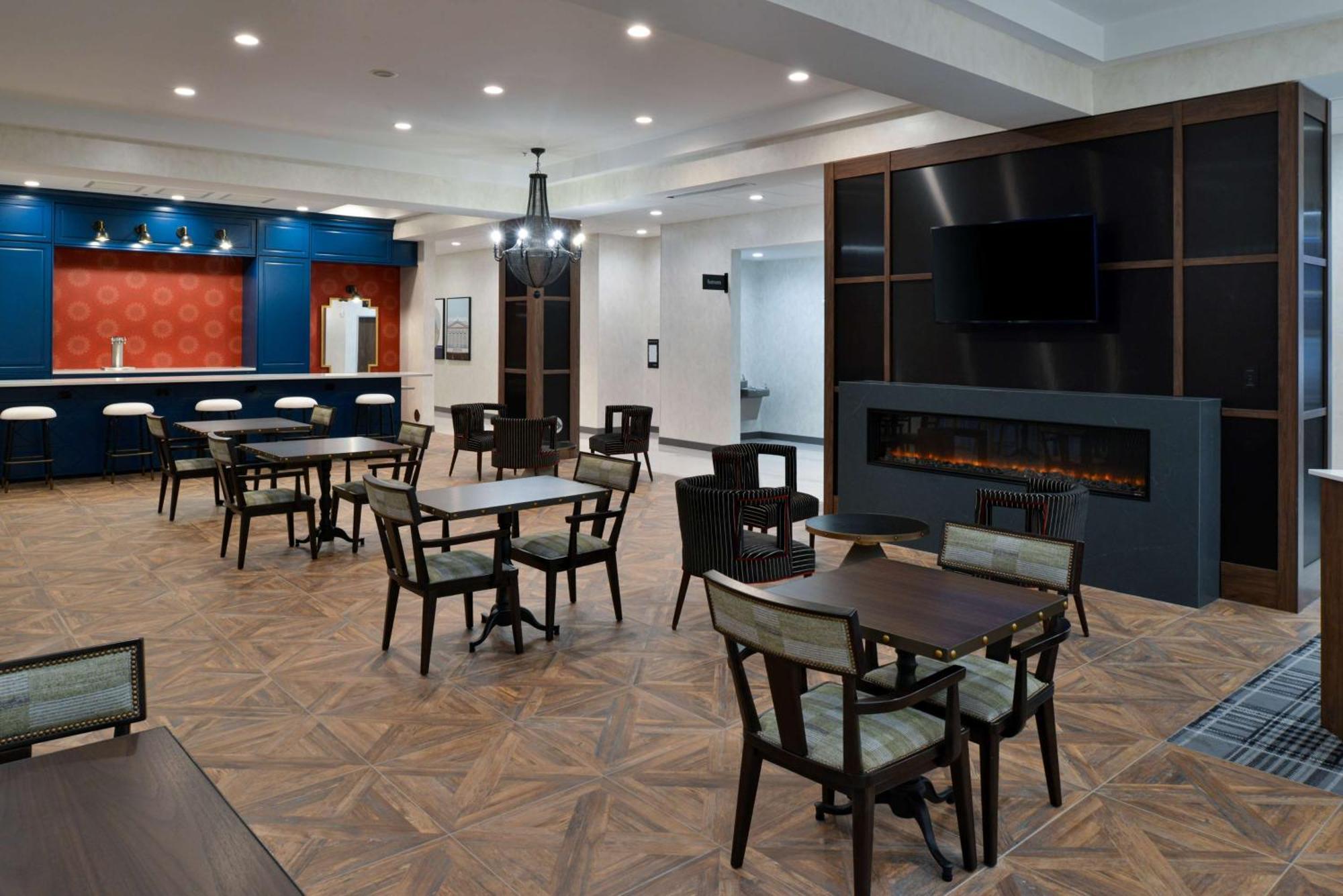 Hampton Inn & Suites Greensboro Downtown, Nc المظهر الخارجي الصورة